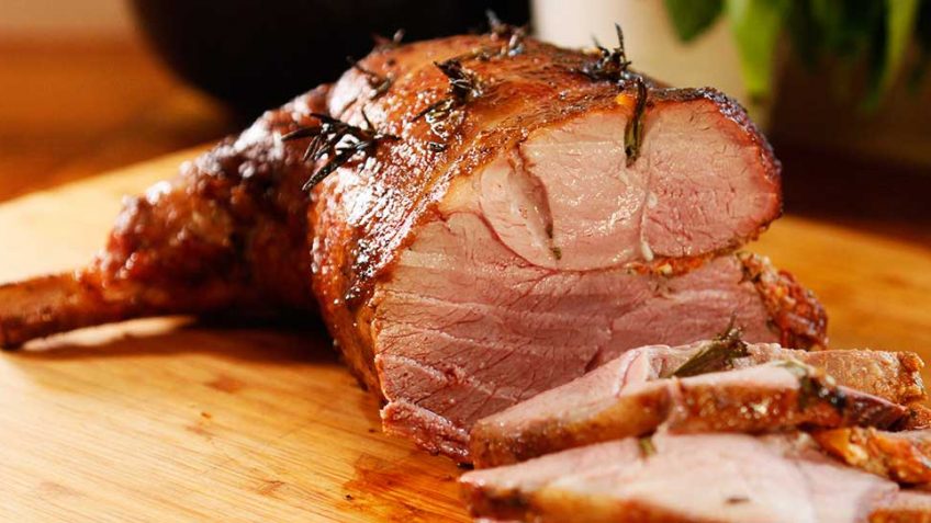 The Secret to a Juicy Smokey Leg of lamb - Easy Meals with Video