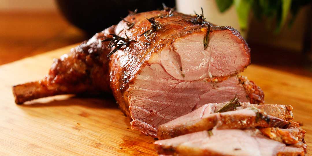 The Secret to a Juicy Smokey Leg of lamb - Easy Meals with Video
